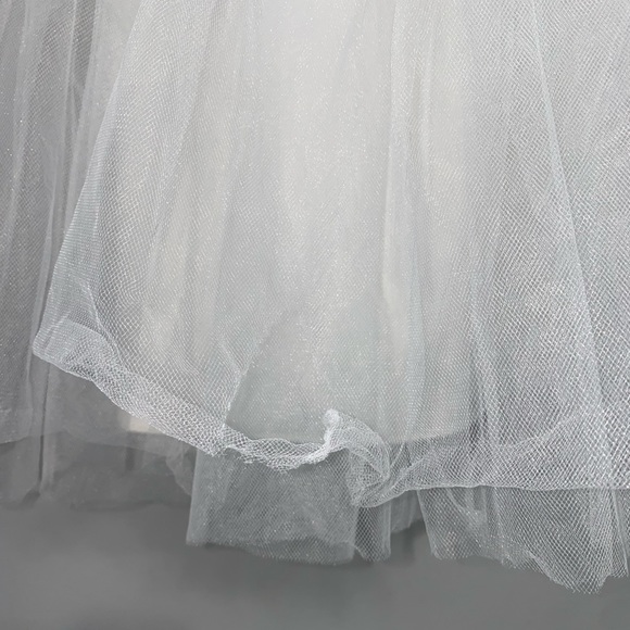 2 beautiful flower girl dresses - Picture 3 of 3